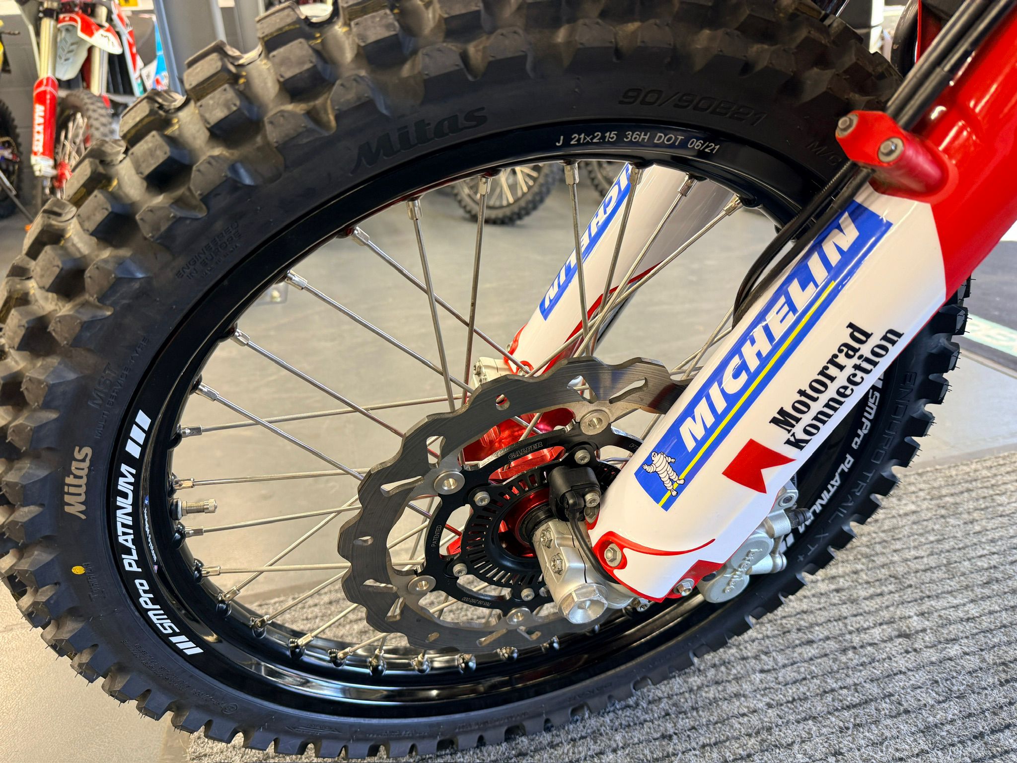 ES 700 Enduro (692cc) 2022