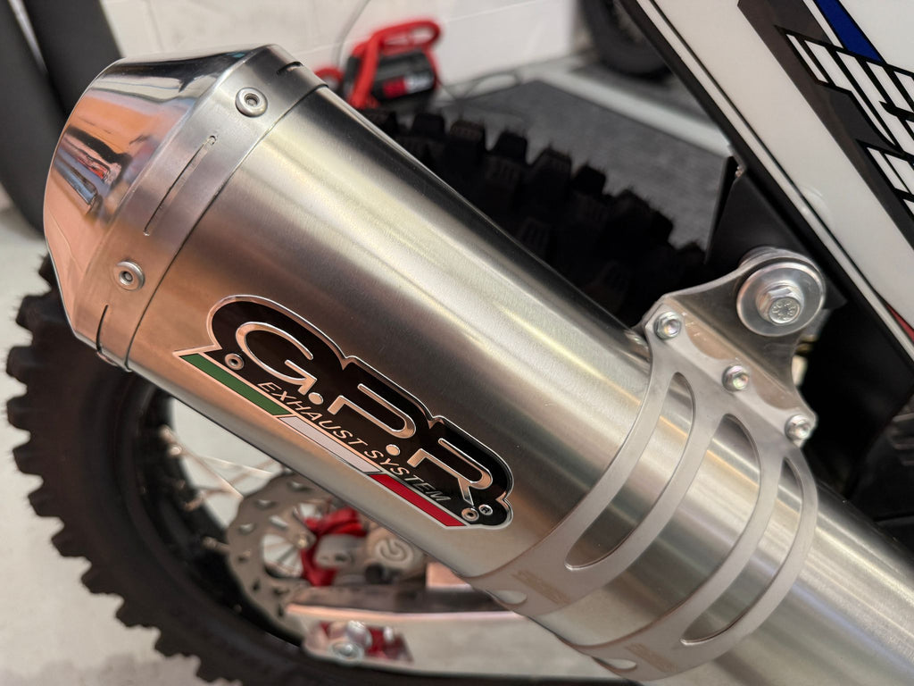 PR7 (650cc) 2025
