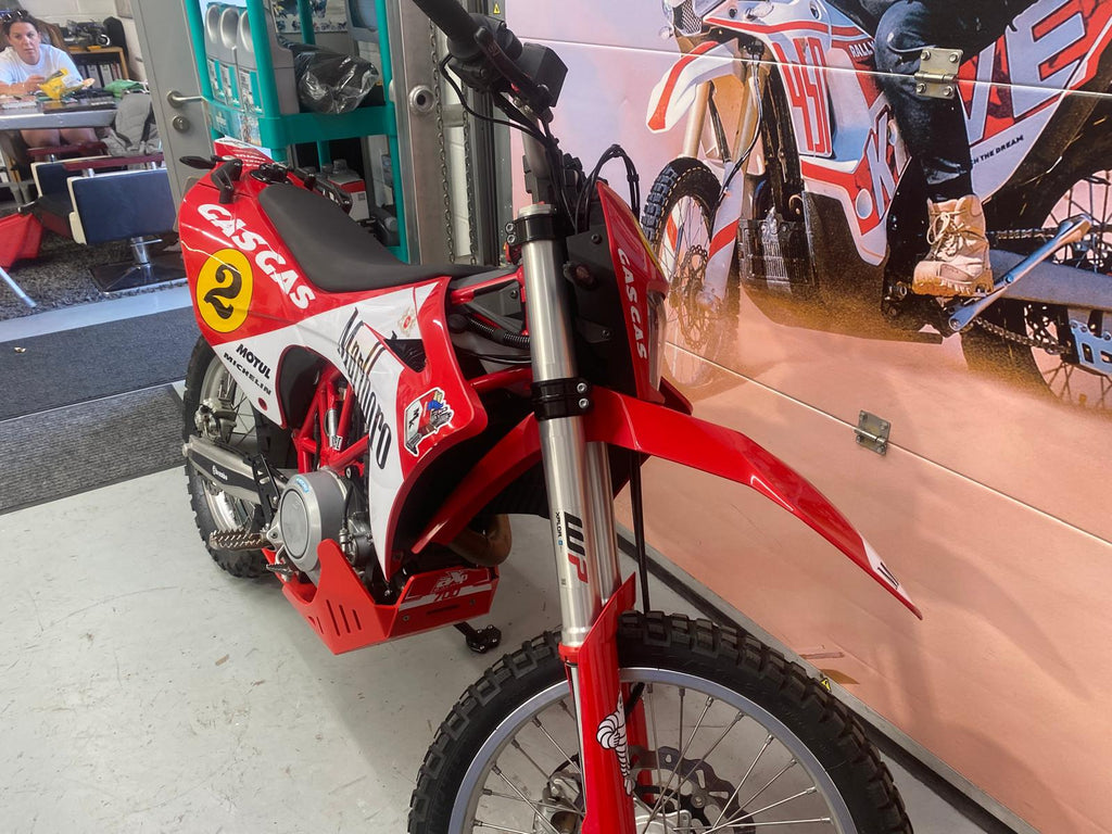 ES 700 Enduro (692cc) 2024