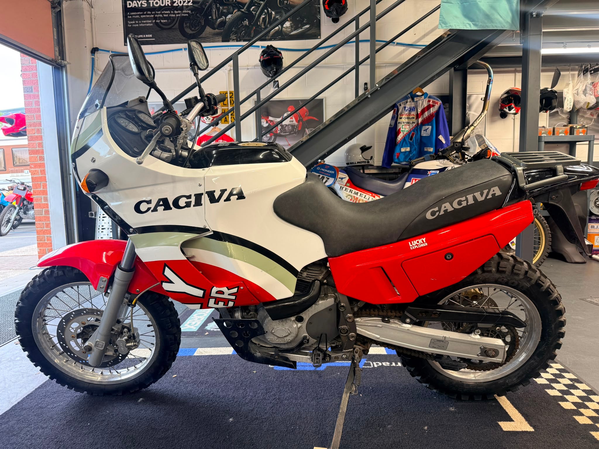 750 Elefant Lucky Explorer (748cc) 1993