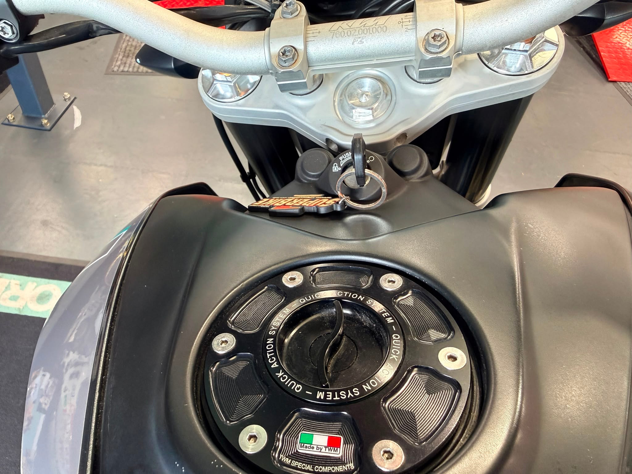 690 Duke (732cc) 2012