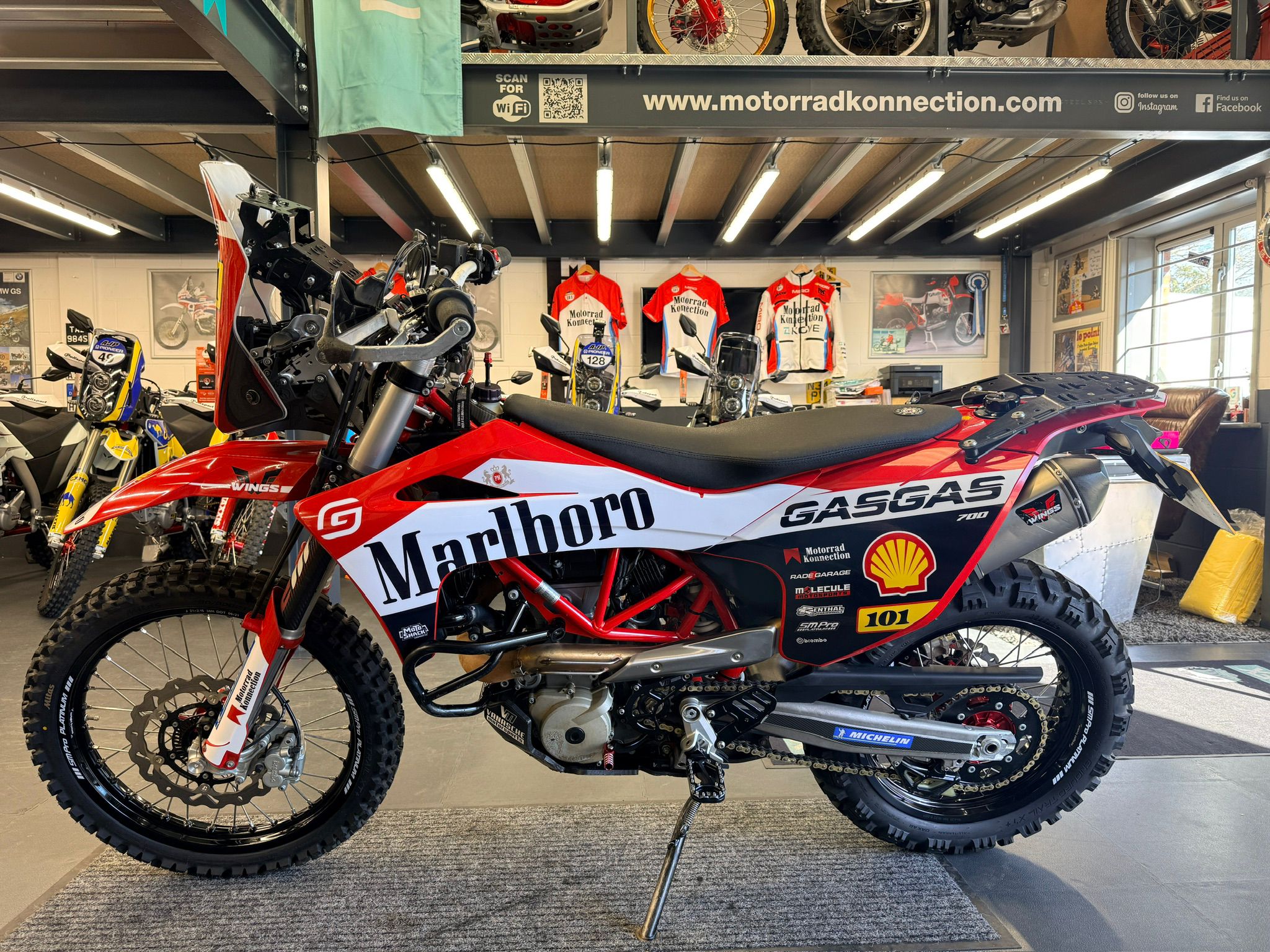 ES 700 Enduro (692cc) 2022