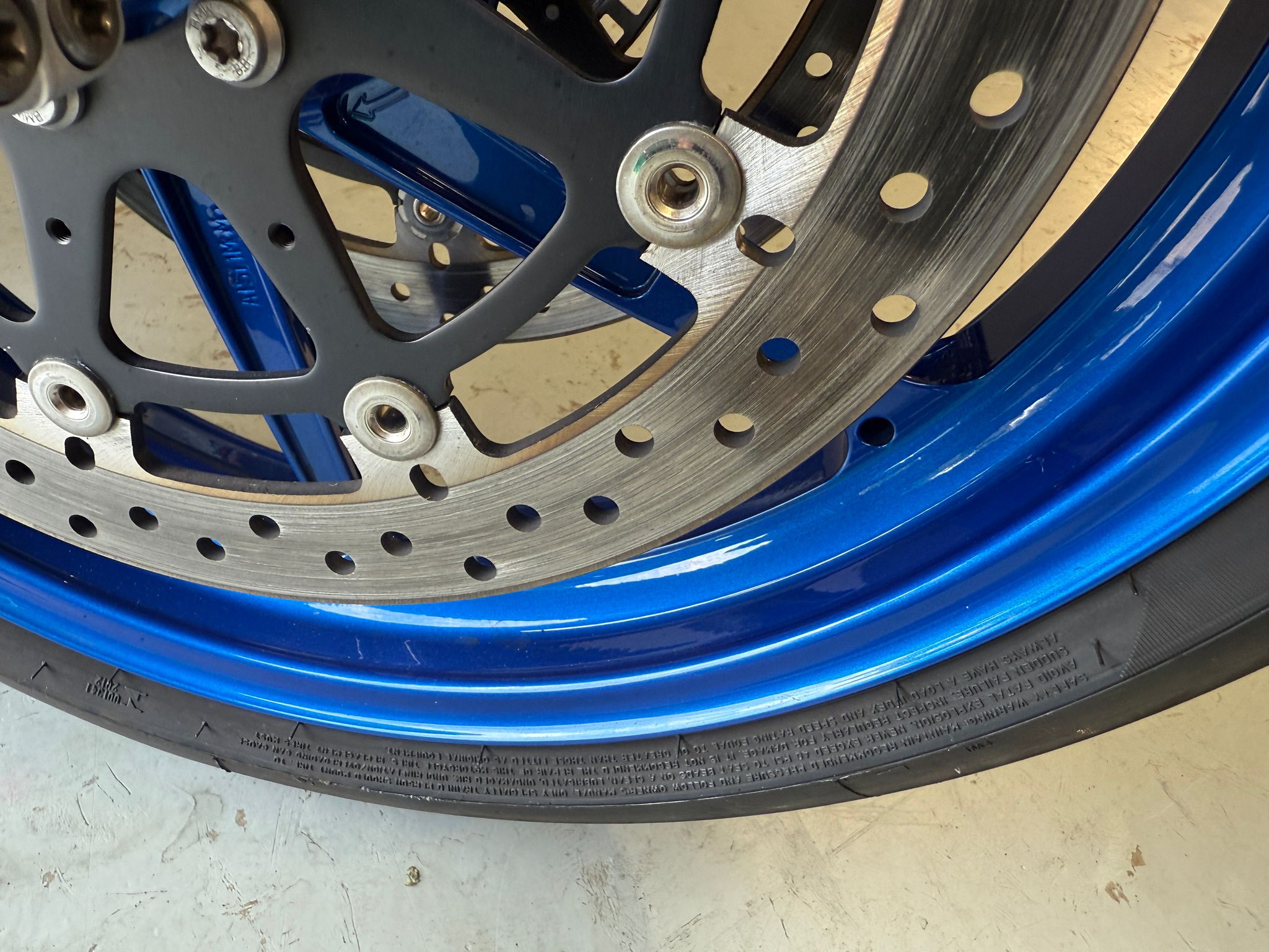 HP4 Carbon S1000RR (999cc) 2014