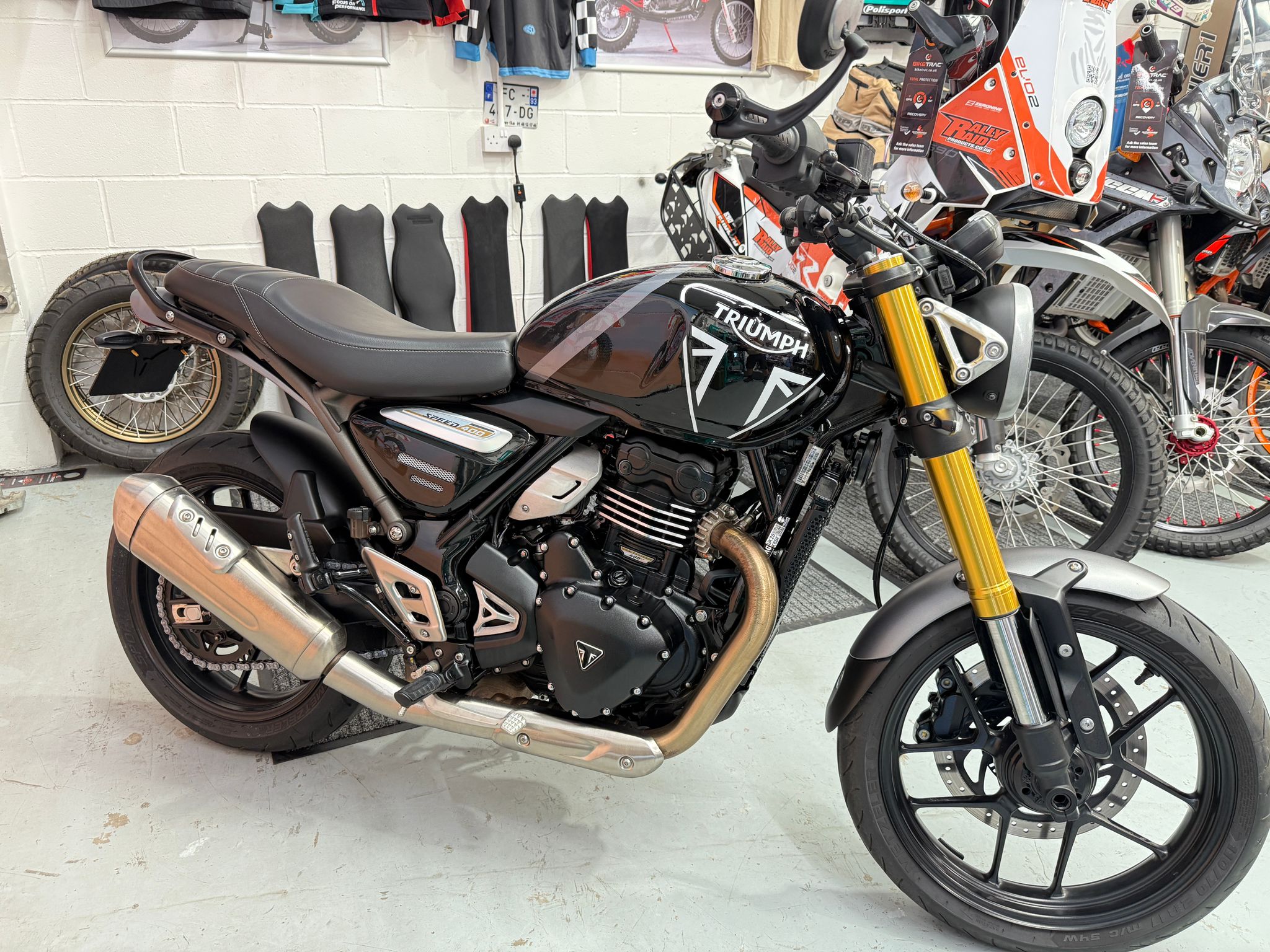Speed 400 (398cc) 2024