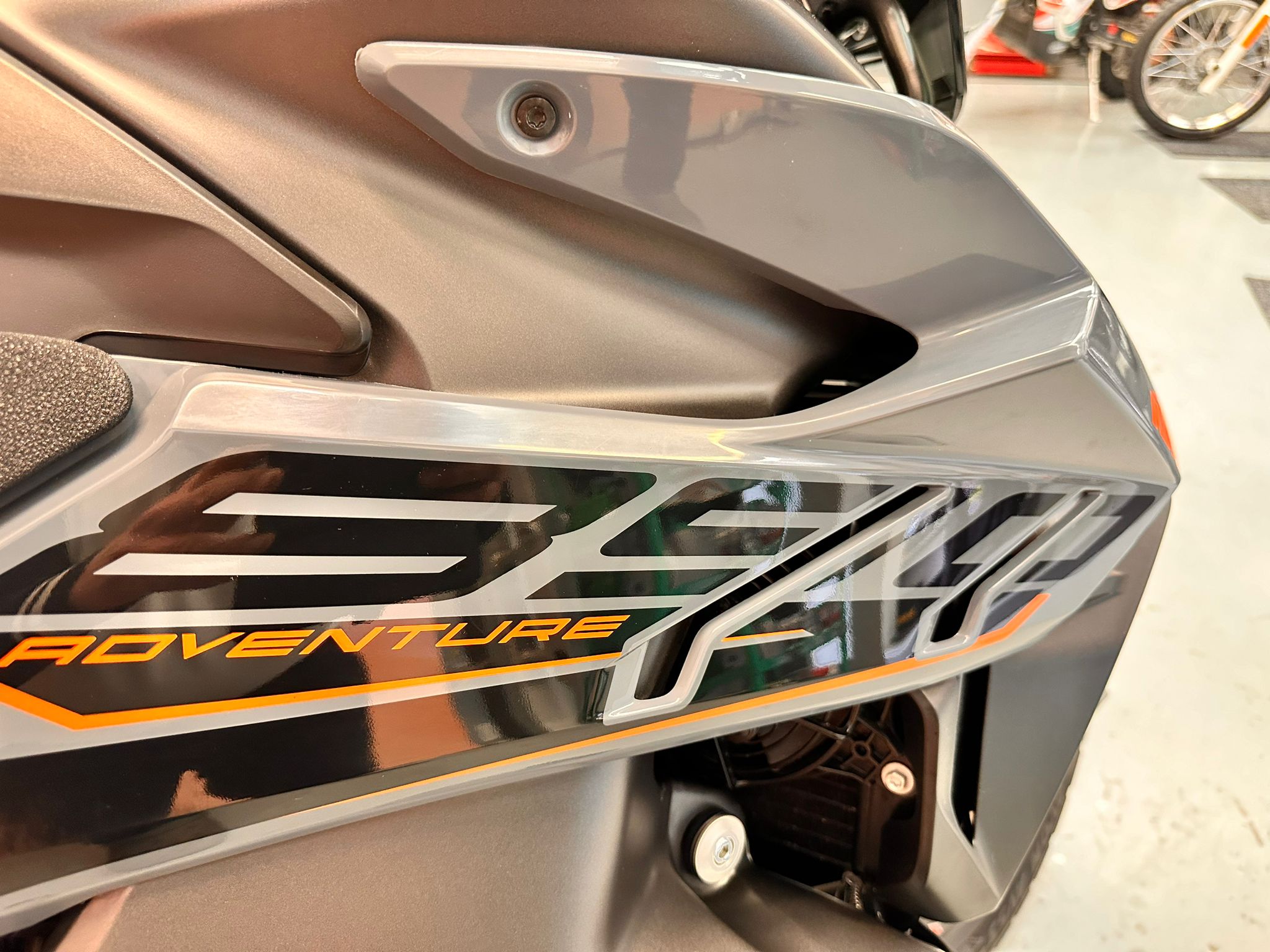 890 Adventure (889cc) 2023