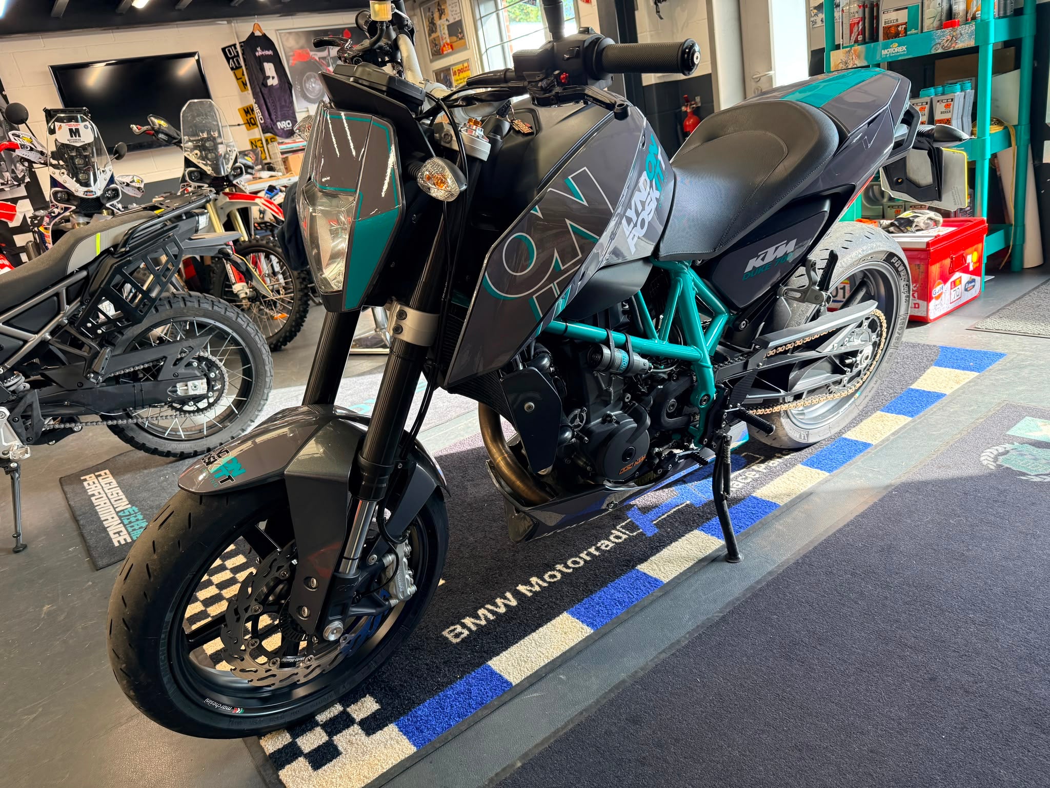 690 Duke (732cc) 2012