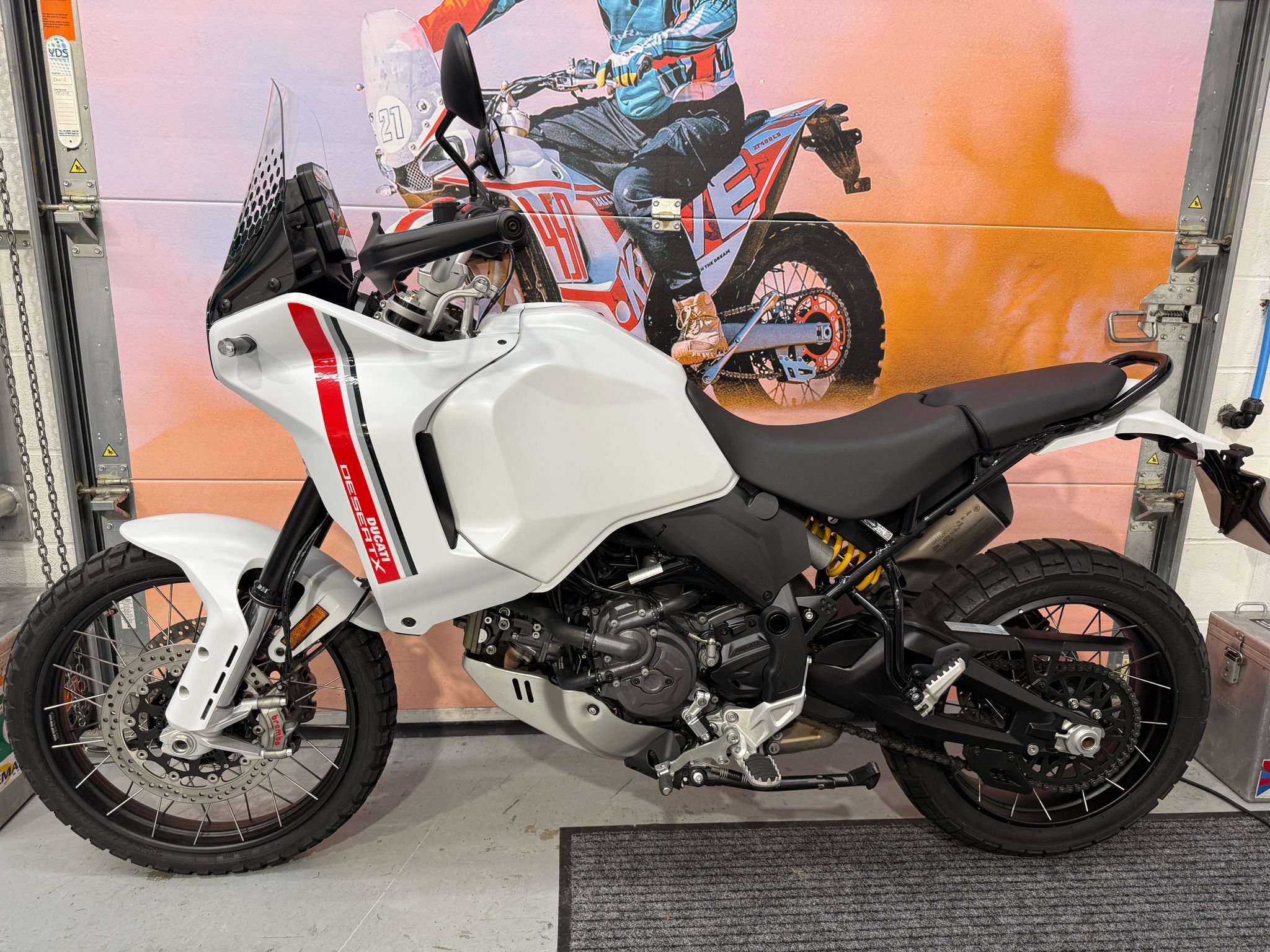 Desert X (937cc) 2022