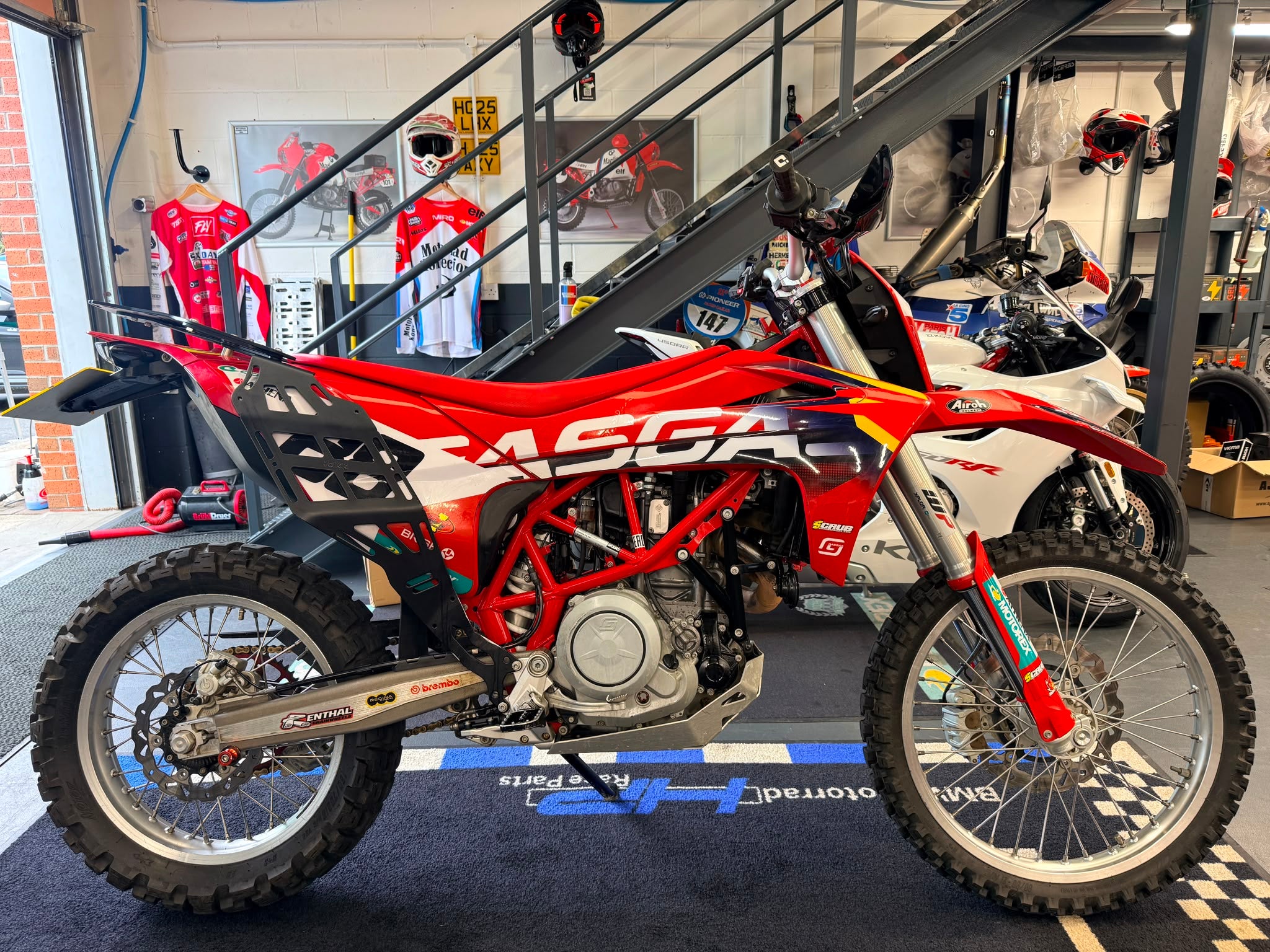 ES 700 Enduro (692cc) 2022