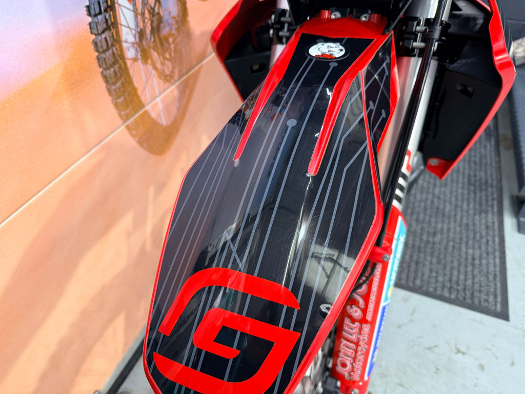 ES 700 Enduro (692cc) 2025