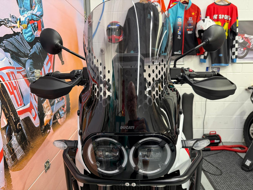 Desert X (937cc) 2023