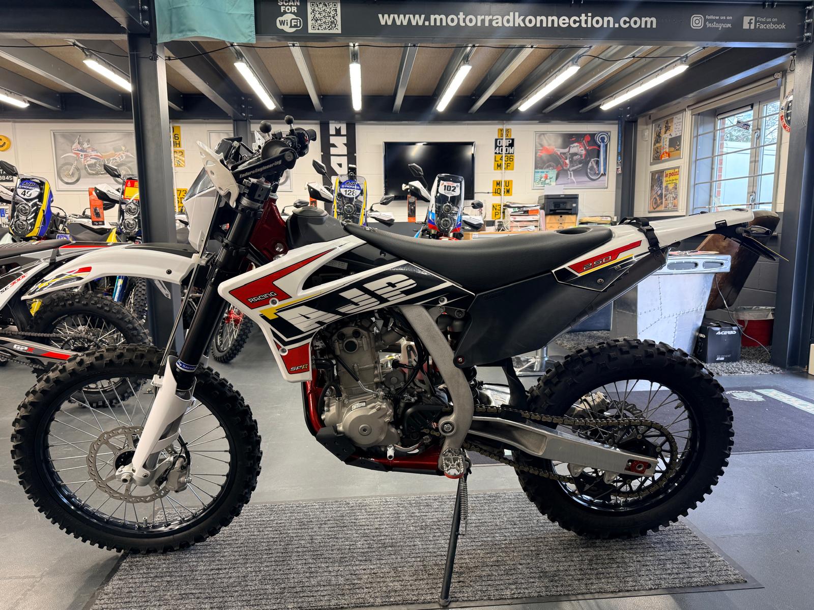 SPR 250 (250cc) 2021