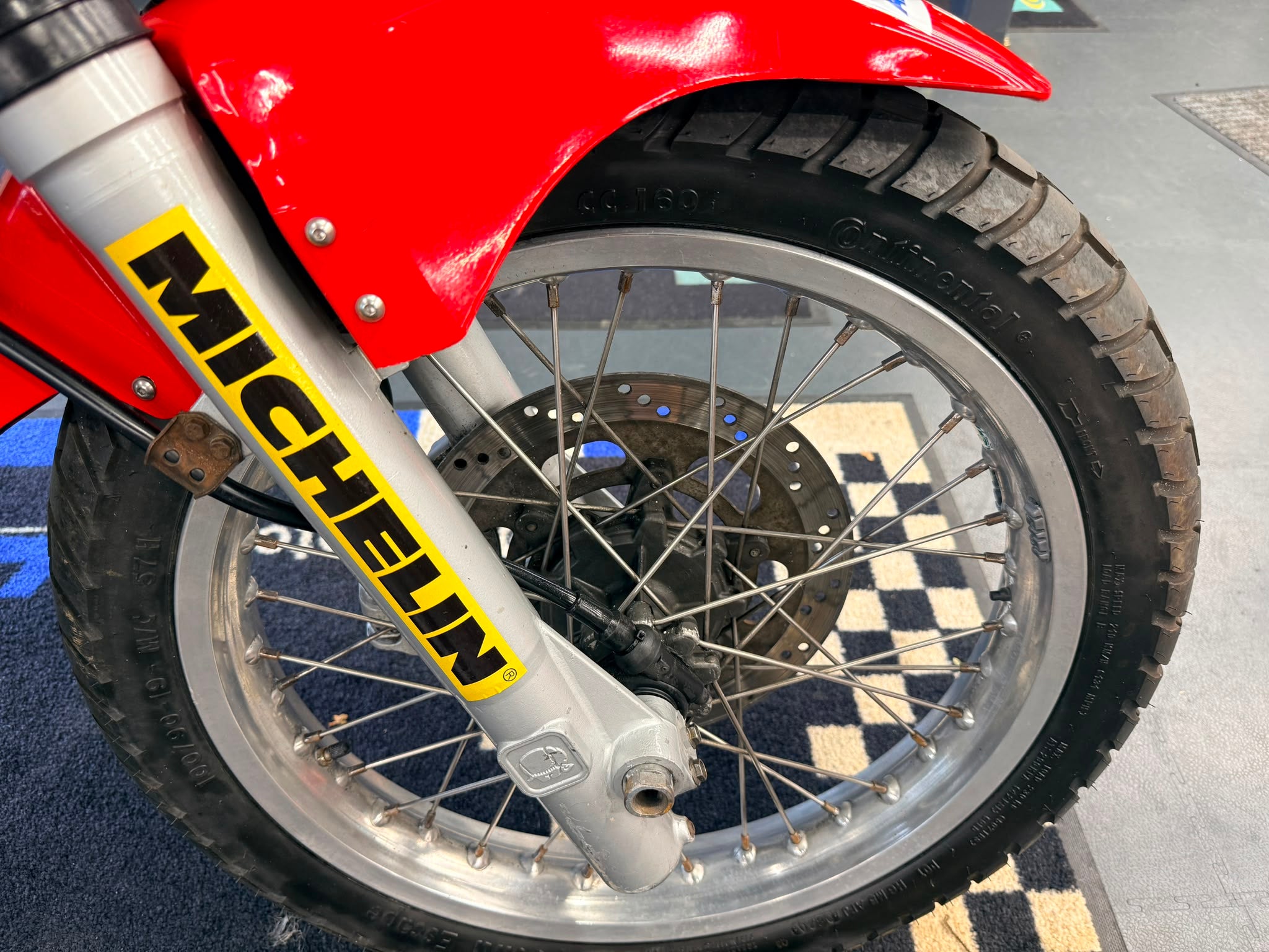 750 Elefant Lucky Explorer (748cc) 1999