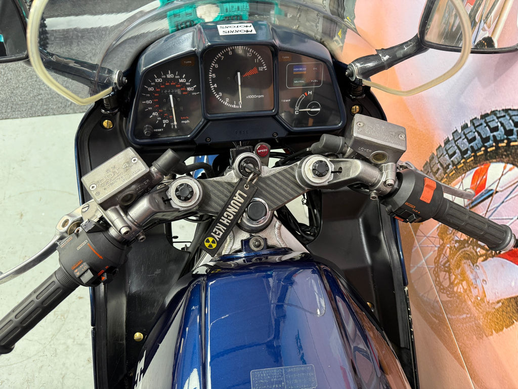 VFR 750 RC24 (748cc) 1987