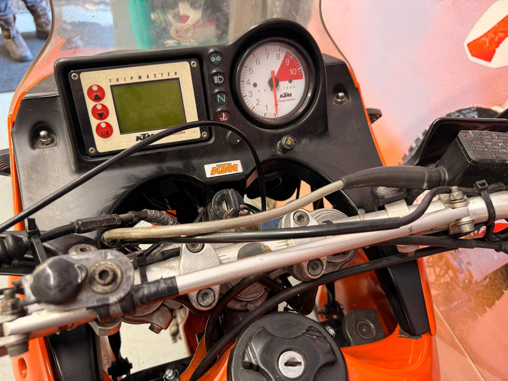 LC4-E 640 Adventure (624cc) 2000