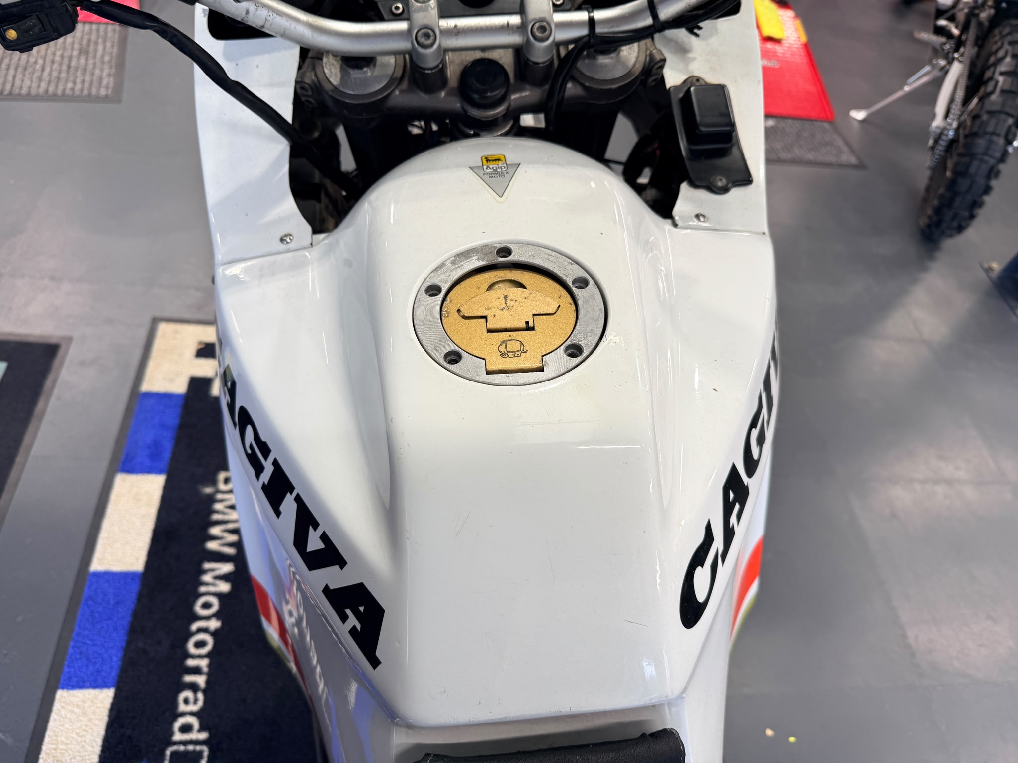 900 Elefant Lucky Explorer (904cc) 1993