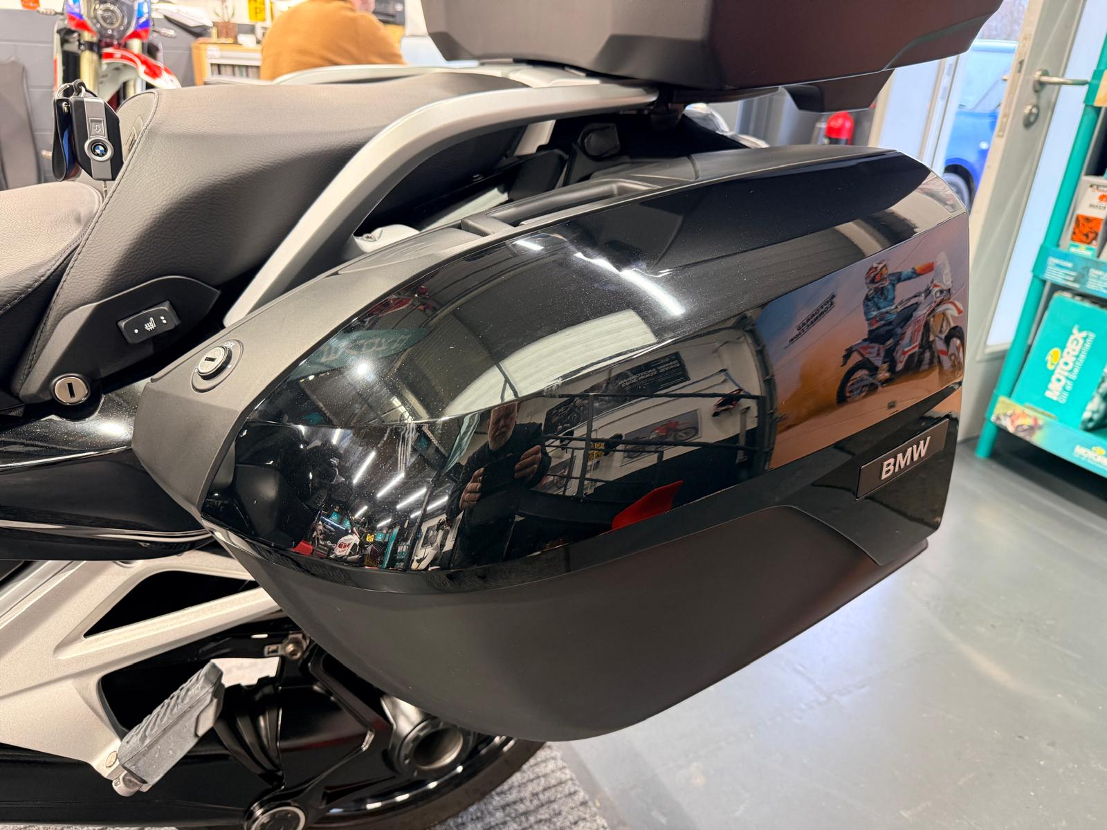 R1250 RT SE Triple Black (1254cc) 2023