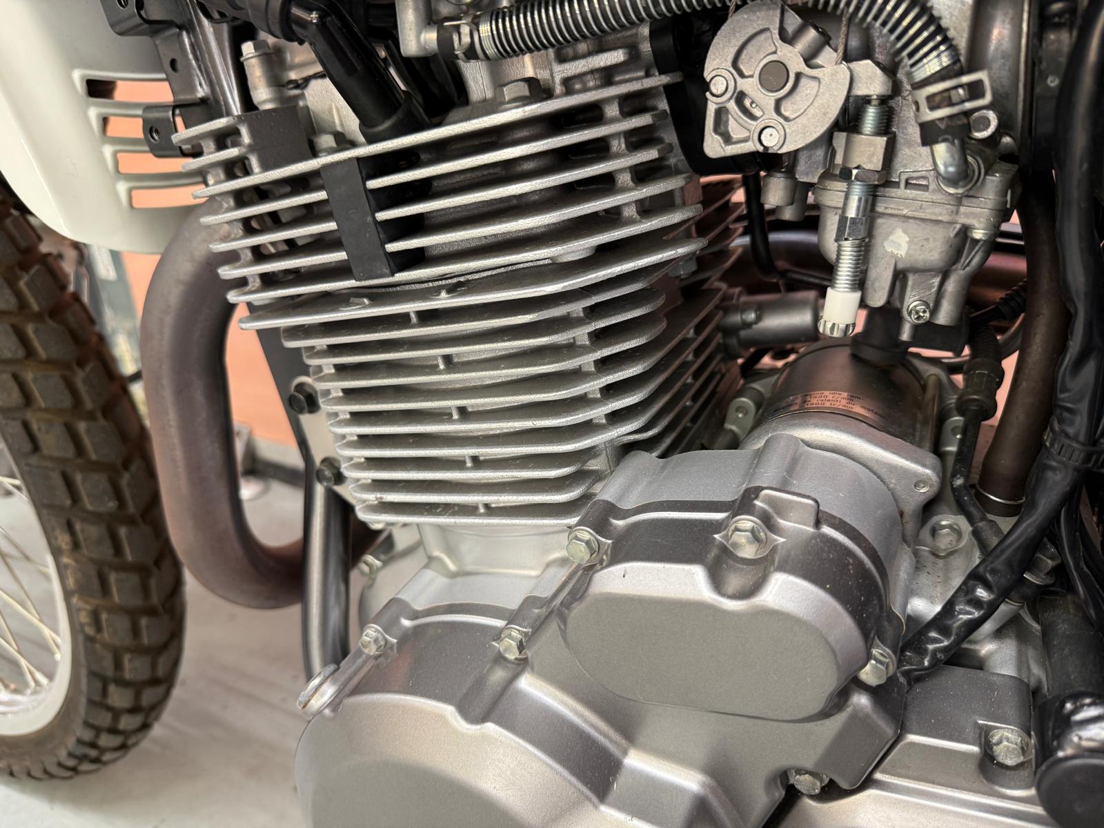 DR 650 Dual Sport (644cc) 2025