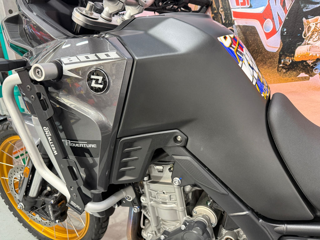 800 X Pro Lightweight (799cc) 2024