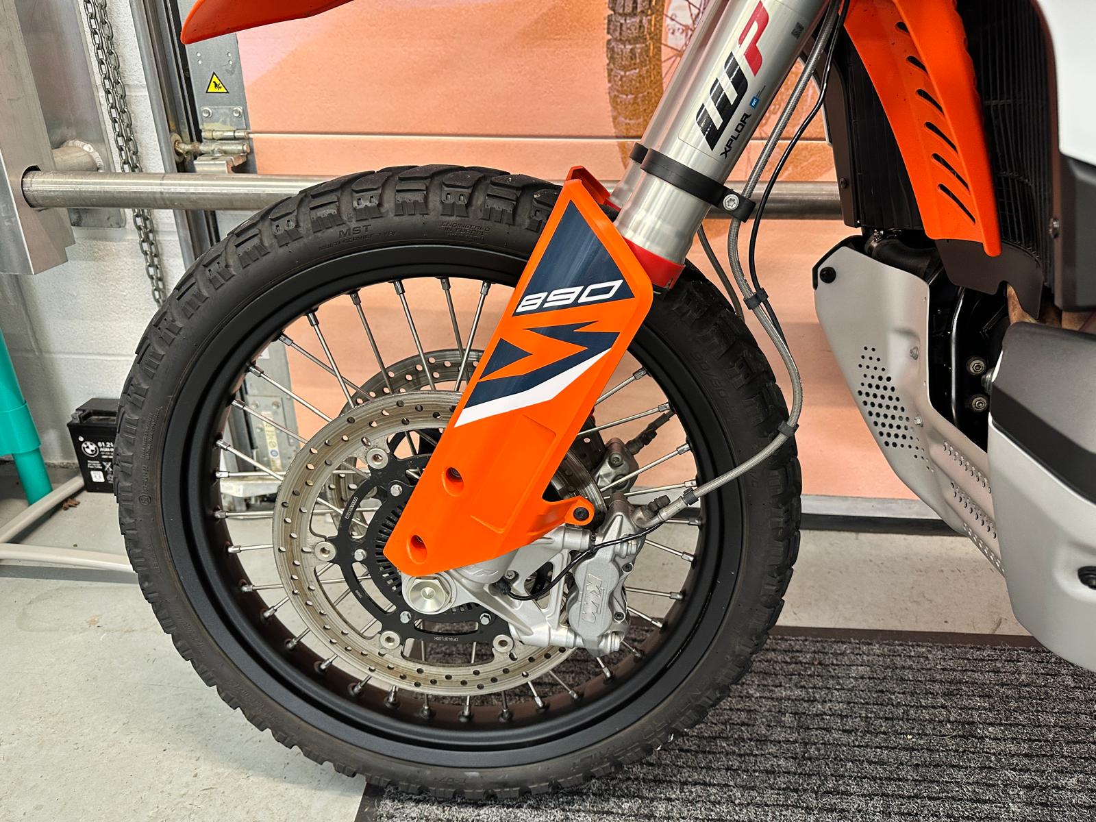 890 Adventure R (889cc) 2023