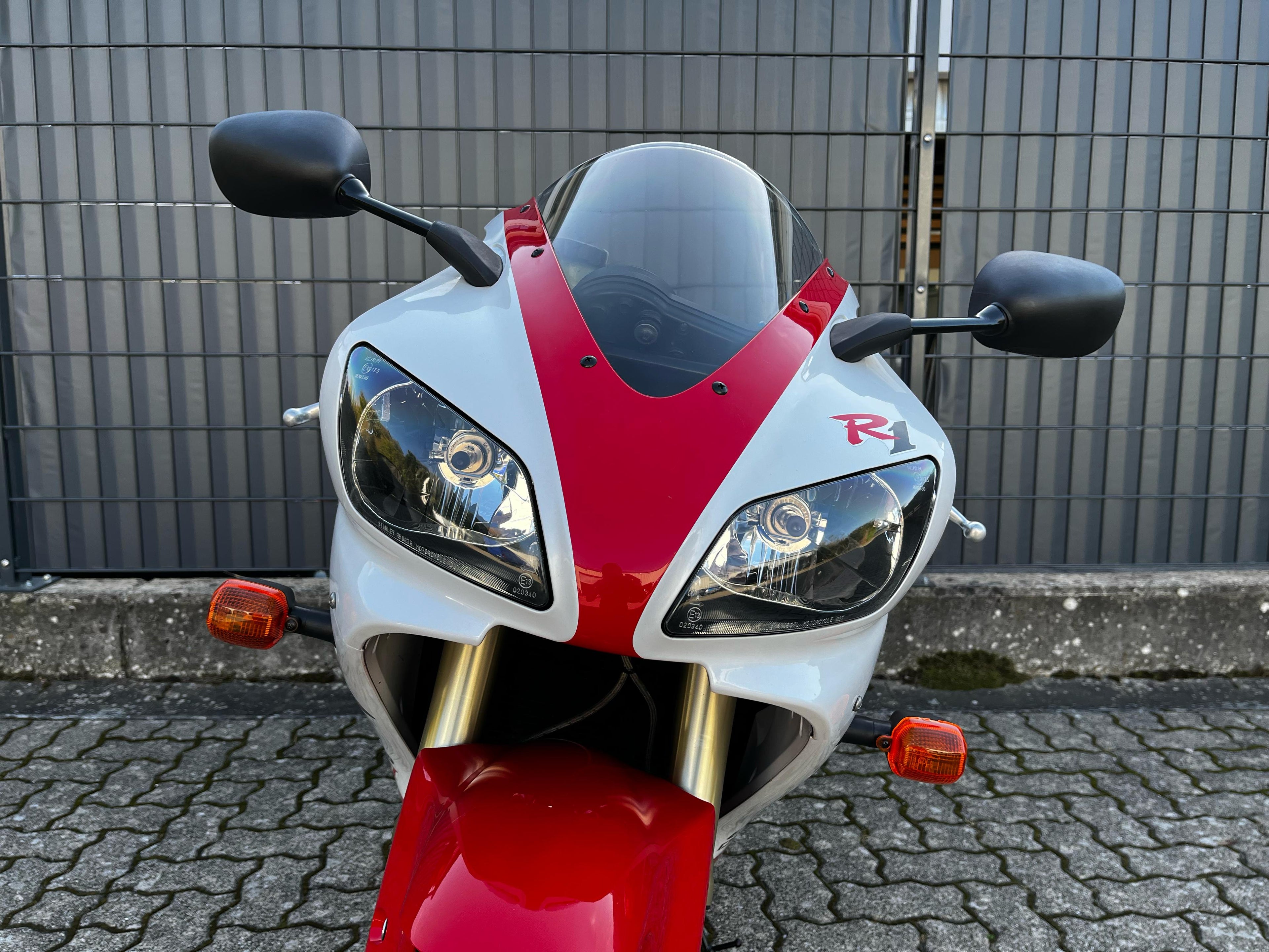 YZF - R1 (998cc) 1998
