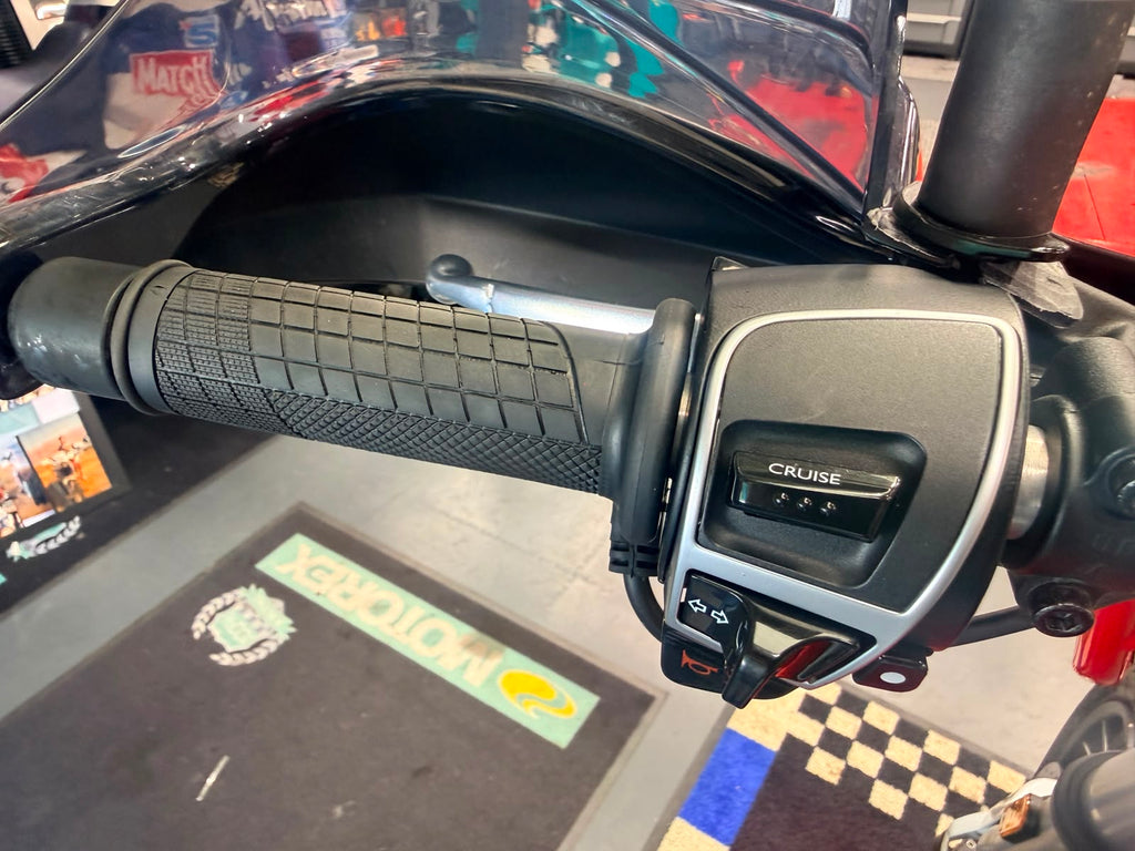 V85 TT (853cc) 2023