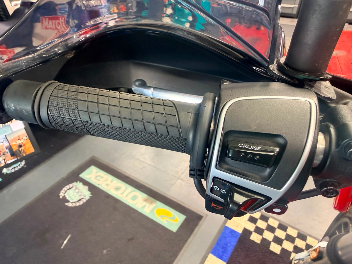 V85 TT (853cc) 2023
