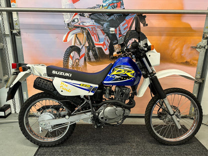 DR 125 Dual Sport (124cc) 2001