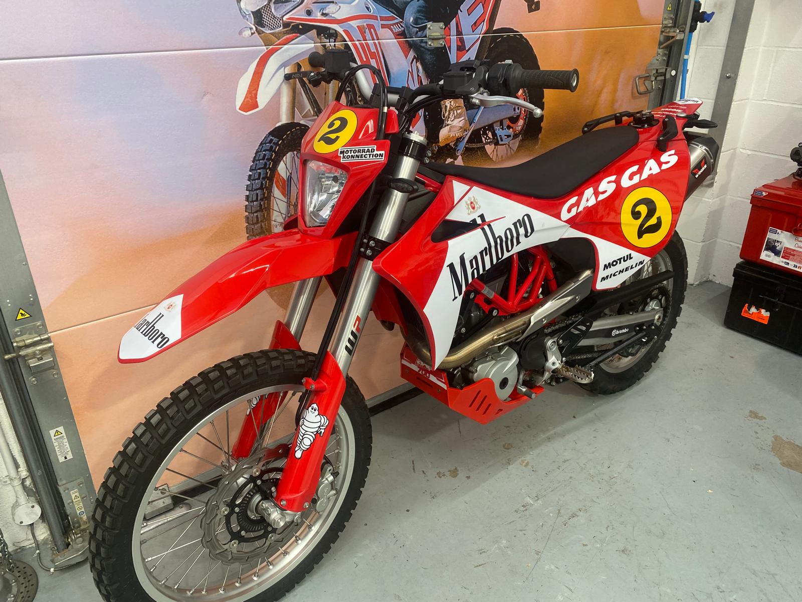 ES 700 Enduro (692cc) 2024