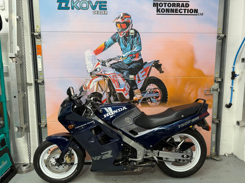 VFR 750 RC24 (748cc) 1987