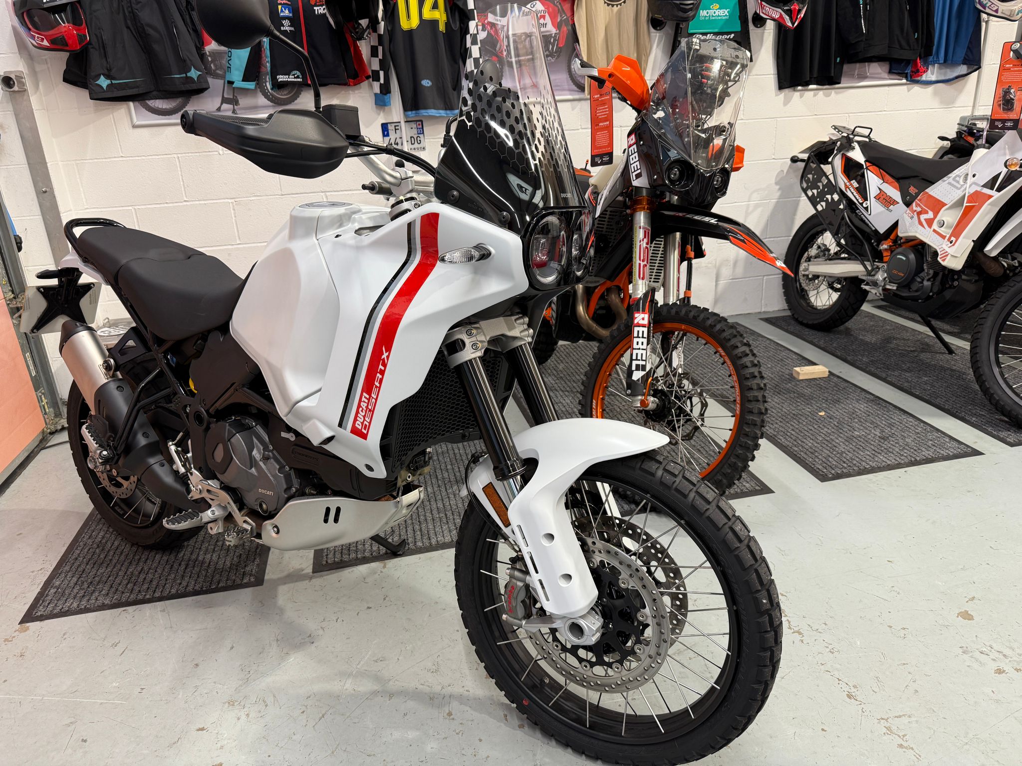Desert X (937cc) 2022