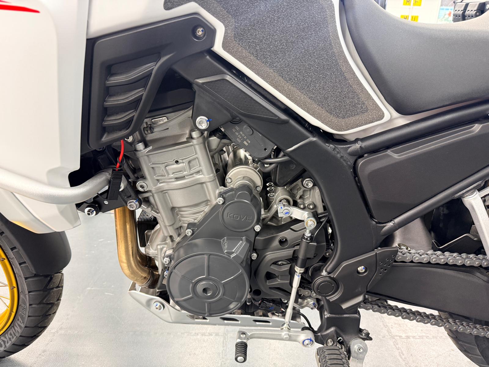 800X Adventure Touring (799cc) 2026