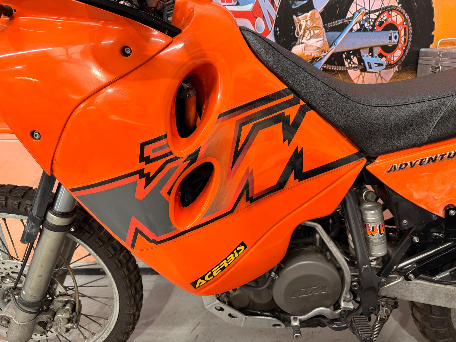 LC4-E 640 Adventure (624cc) 2000
