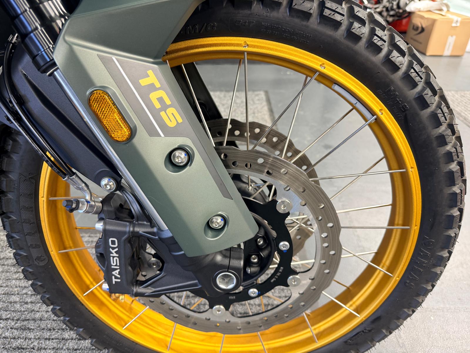 800X Pro (799cc) 2024