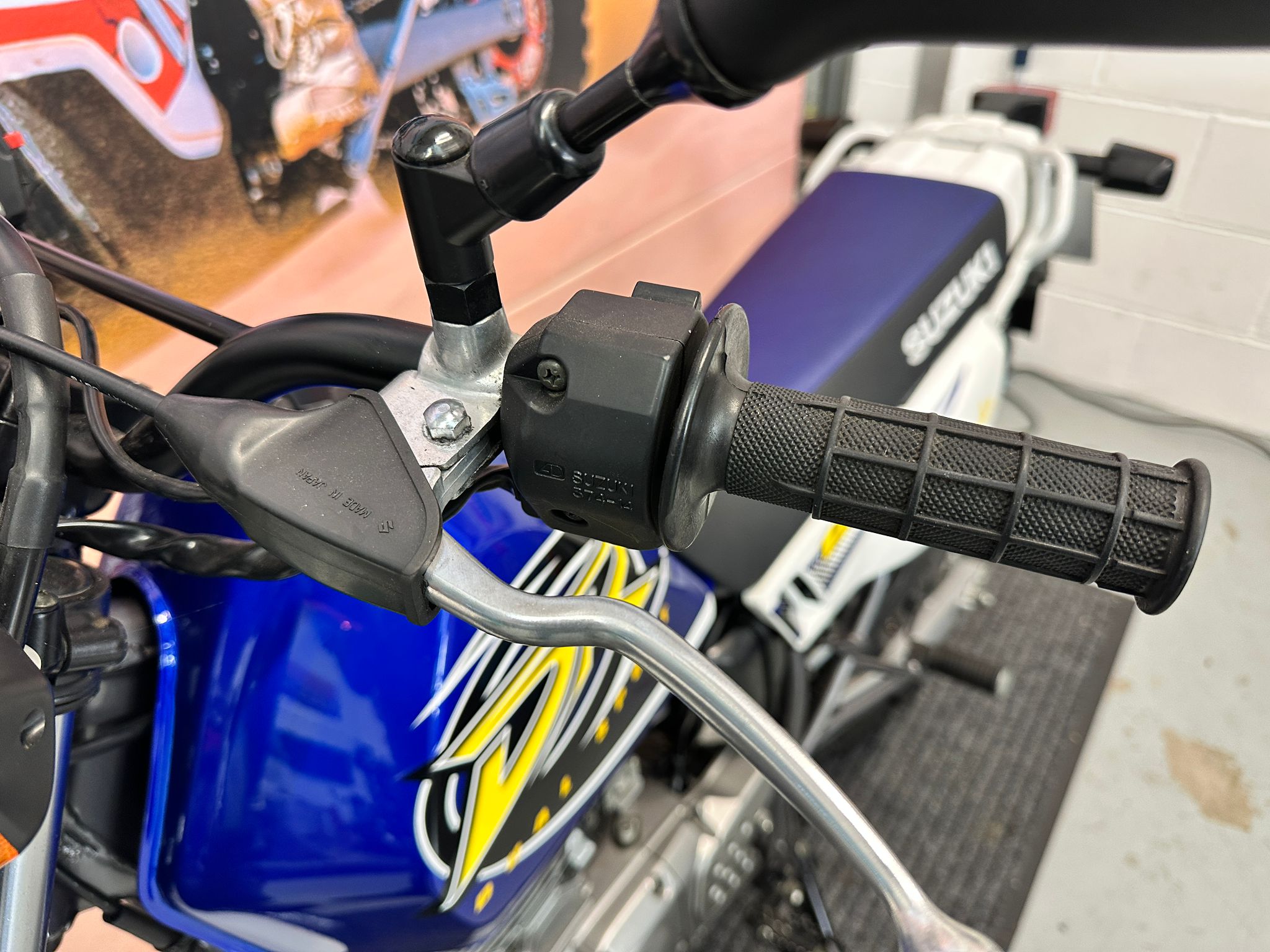 DR 125 Dual Sport (124cc) 2001