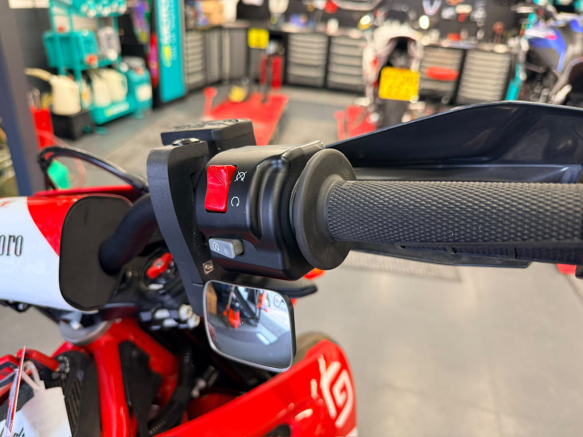 SM 700 Supermoto (692cc) 2024