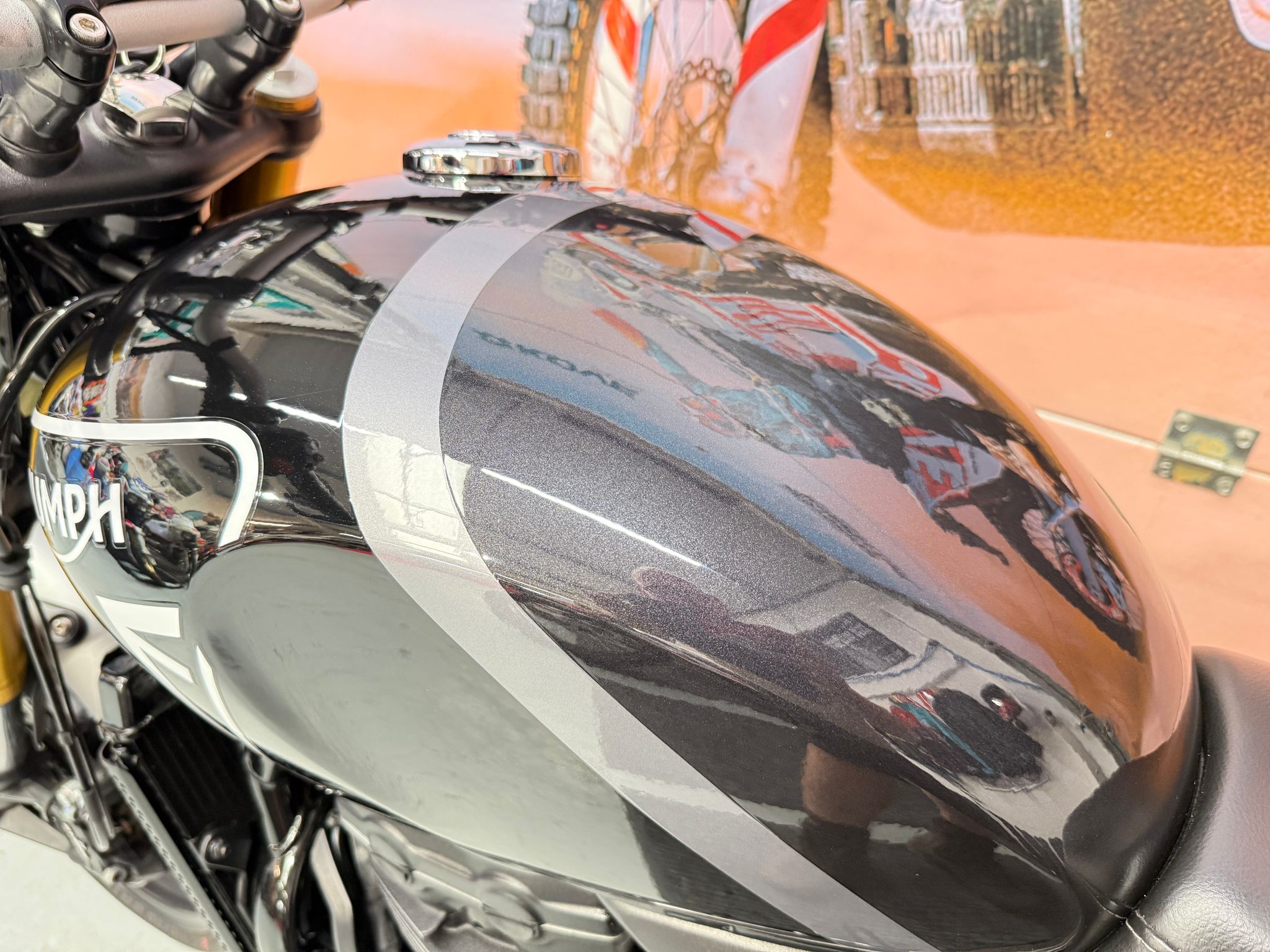 Speed 400 (398cc) 2024