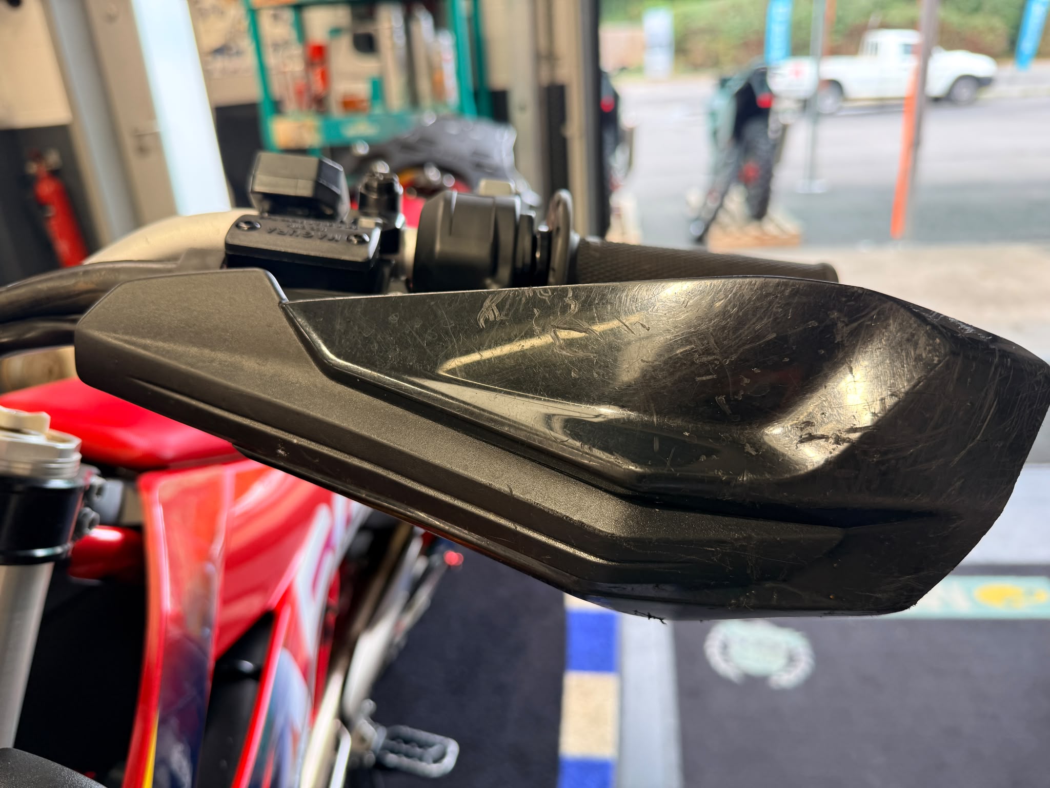 ES 700 Enduro (692cc) 2022