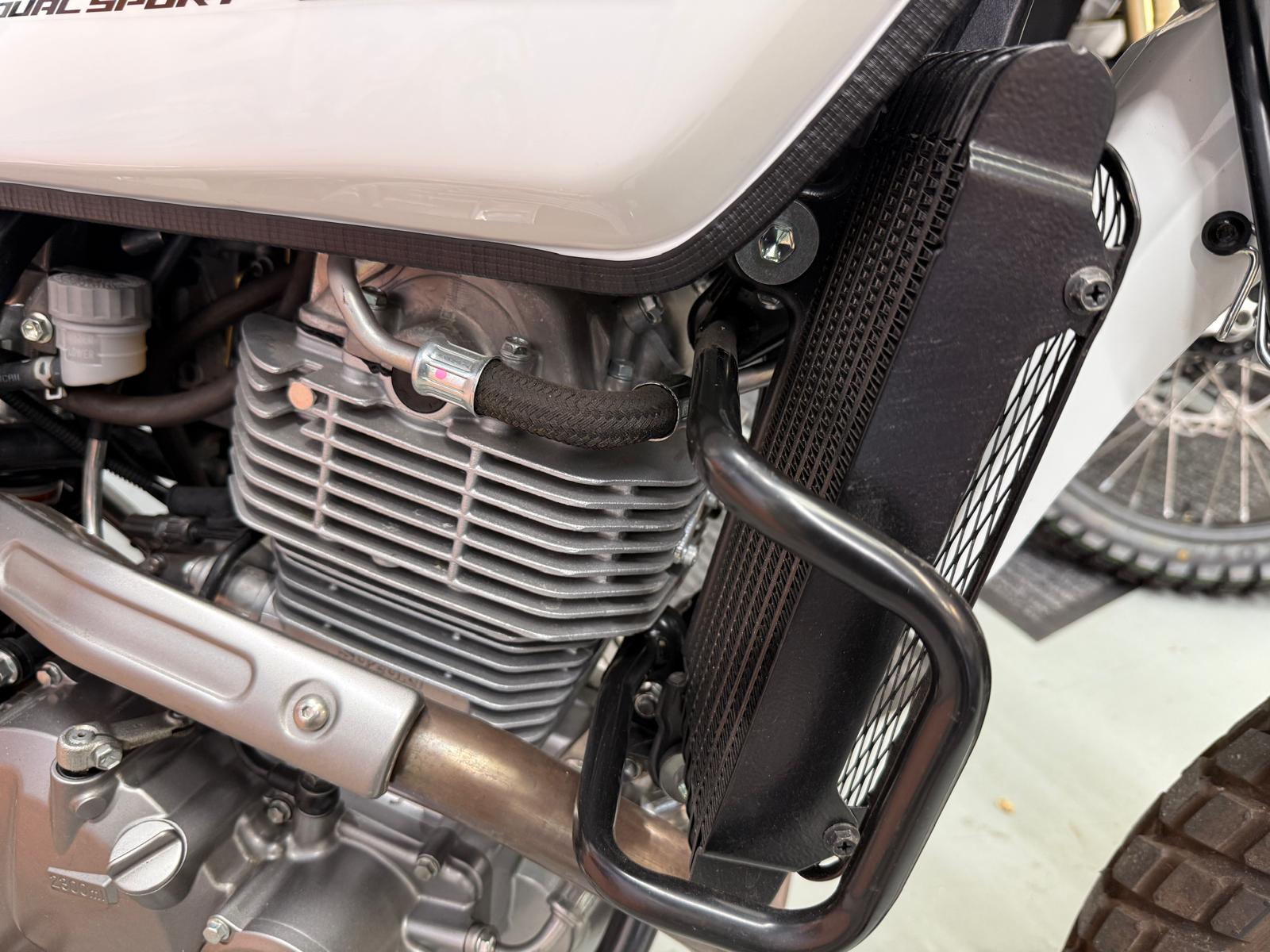 DR 650 Dual Sport (644cc) 2025