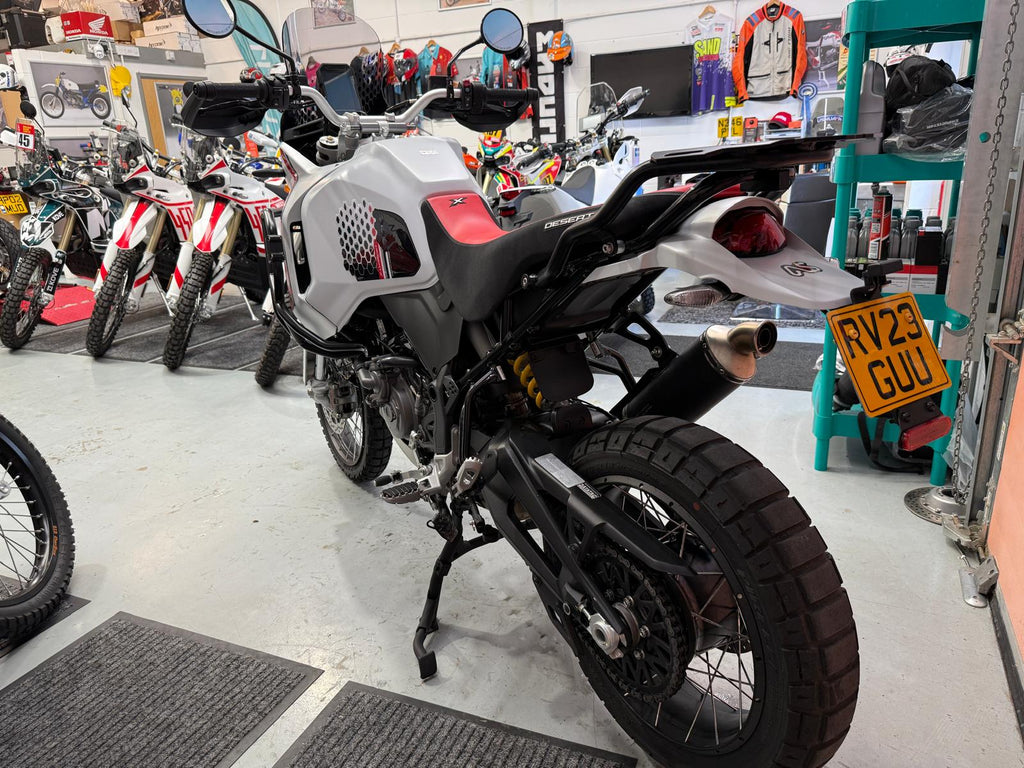Desert X (937cc) 2023