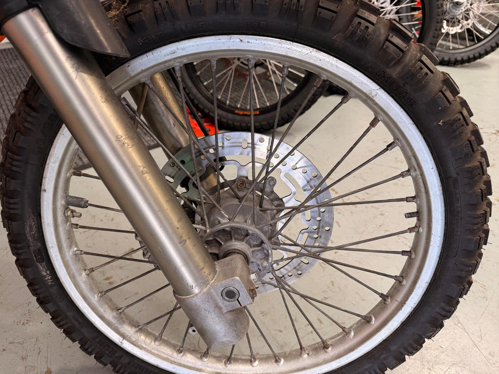 LC4-E 640 Adventure (624cc) 2000