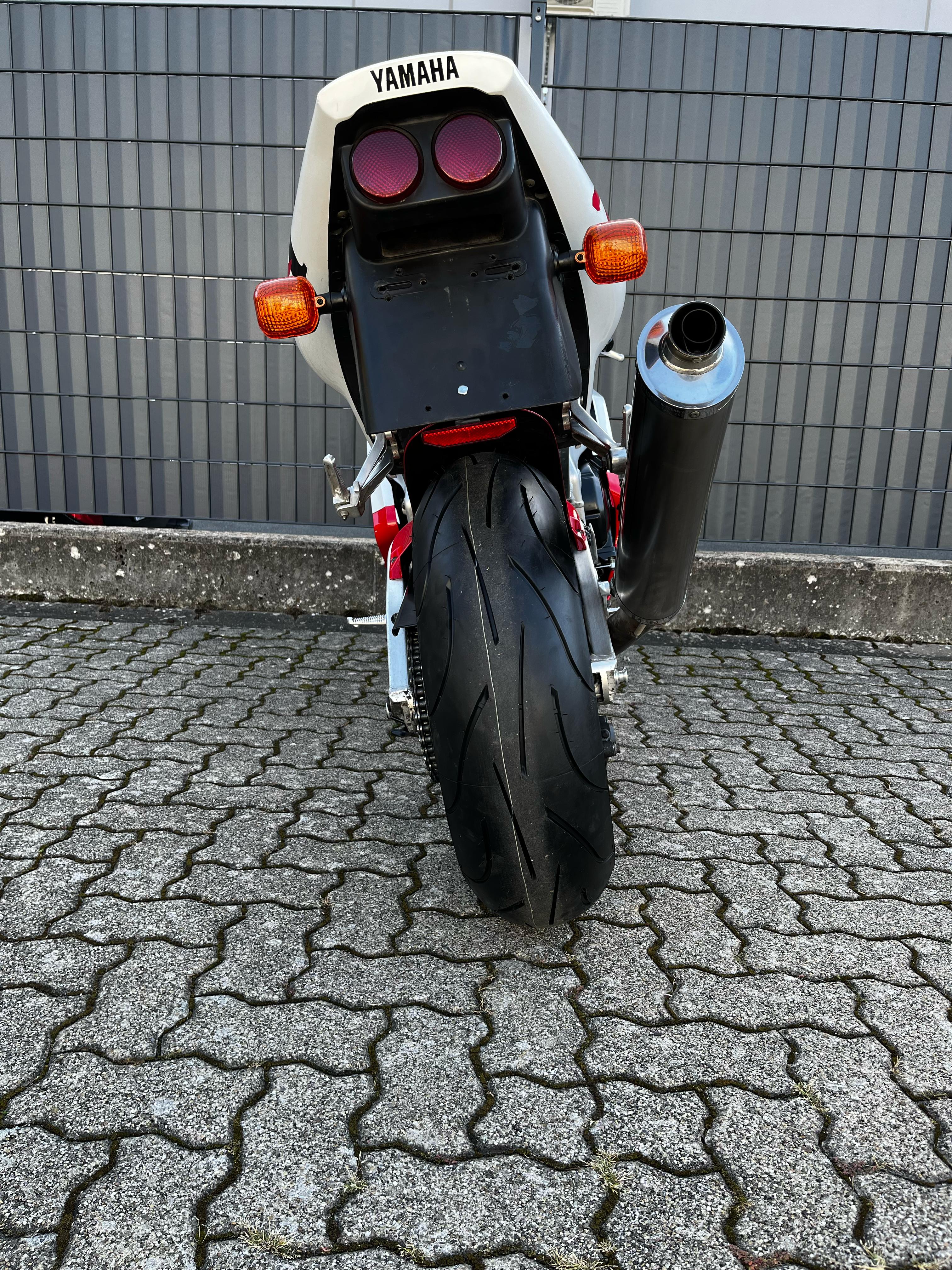 YZF - R1 (998cc) 1998