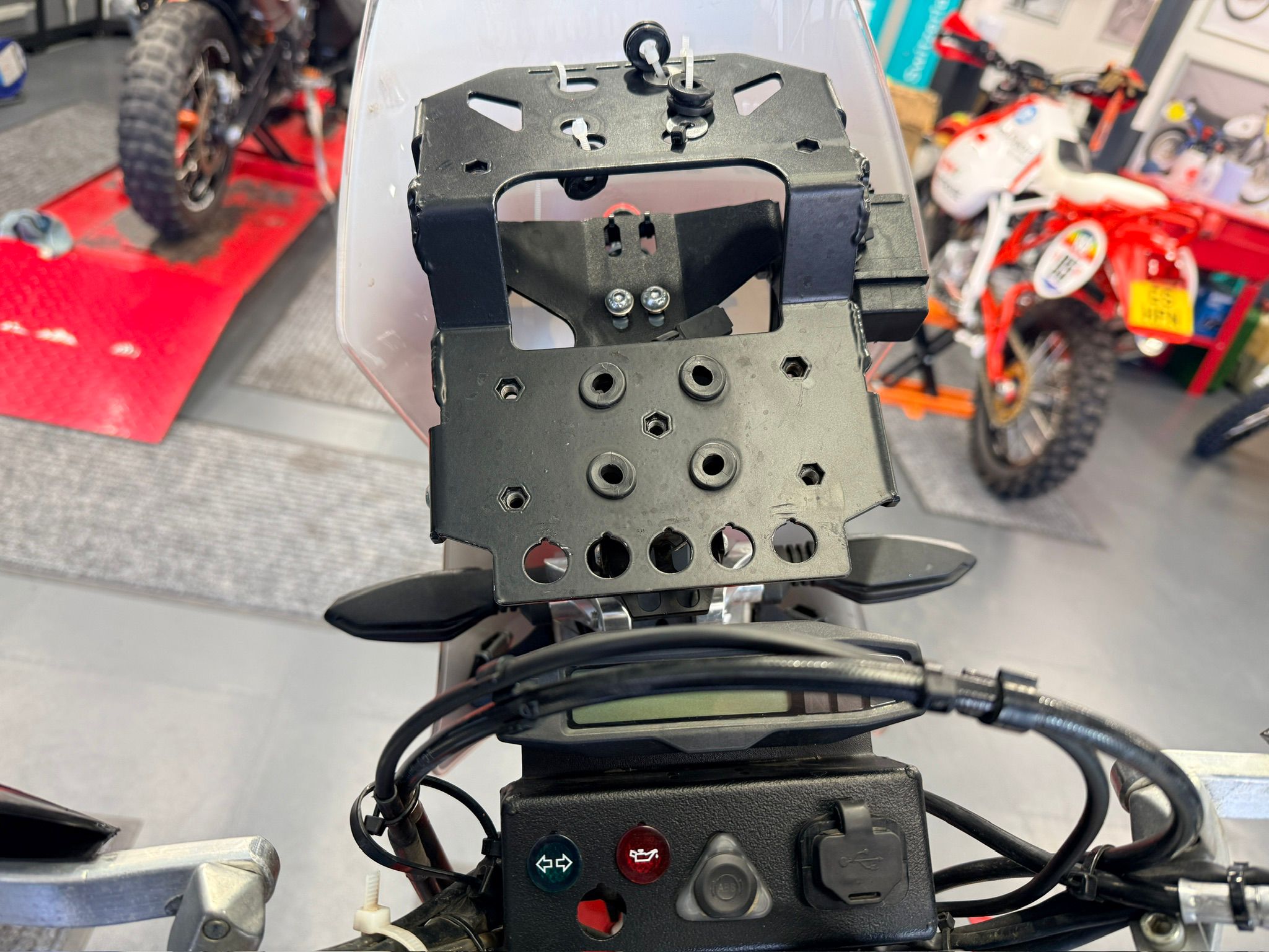 ES 700 Enduro (692cc) 2022