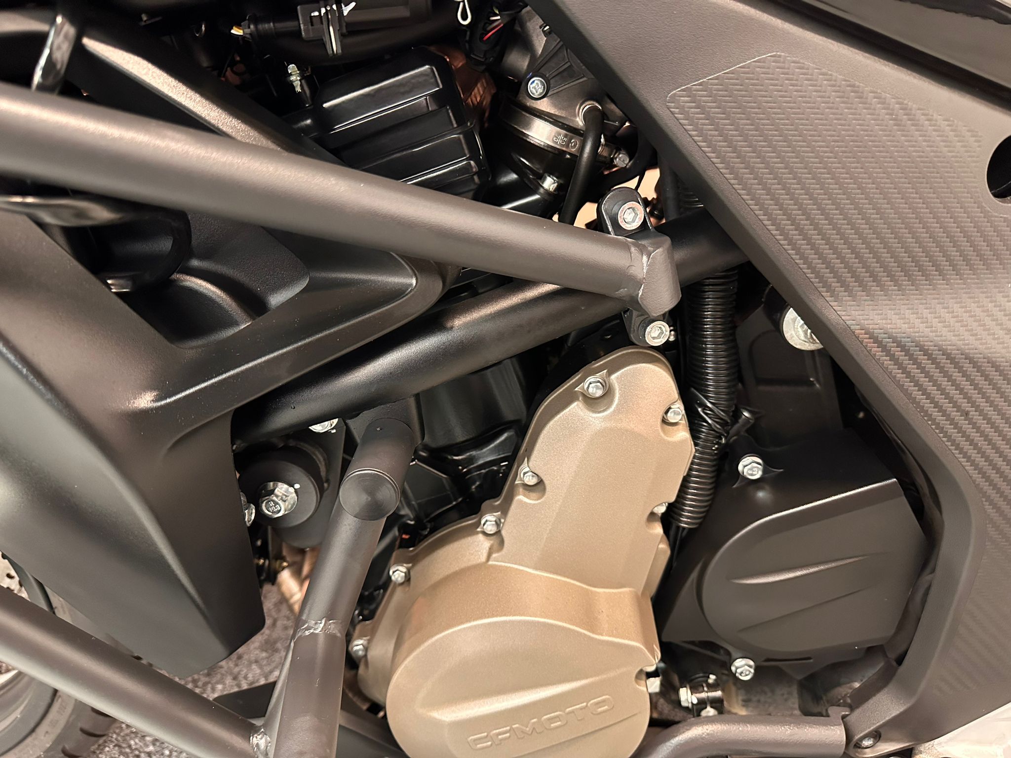 650 MT (649cc) 2021