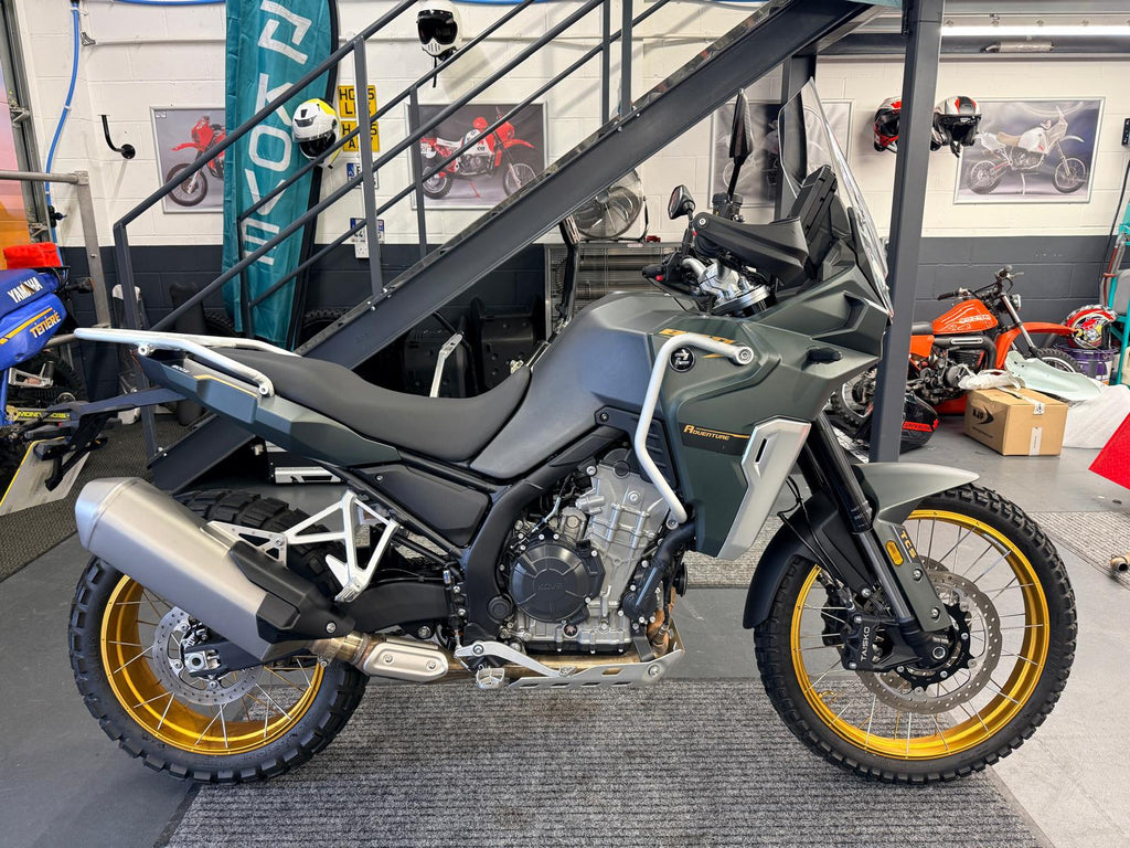 800X Pro (799cc) 2024