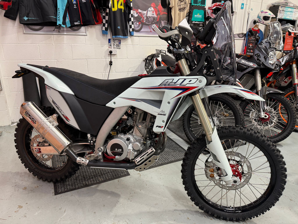 PR7 (650cc) 2025