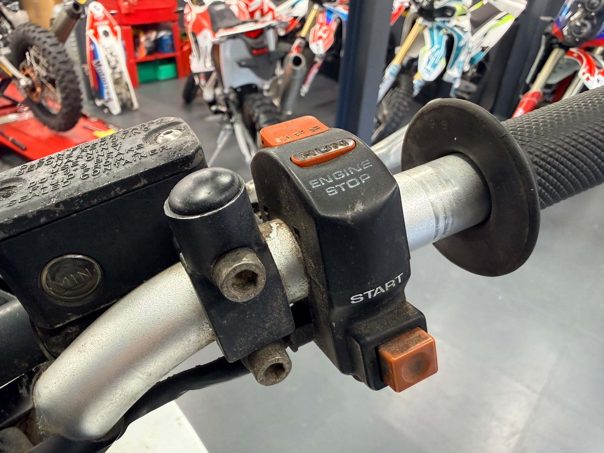 900 Elefant Lucky Explorer (904cc) 1993
