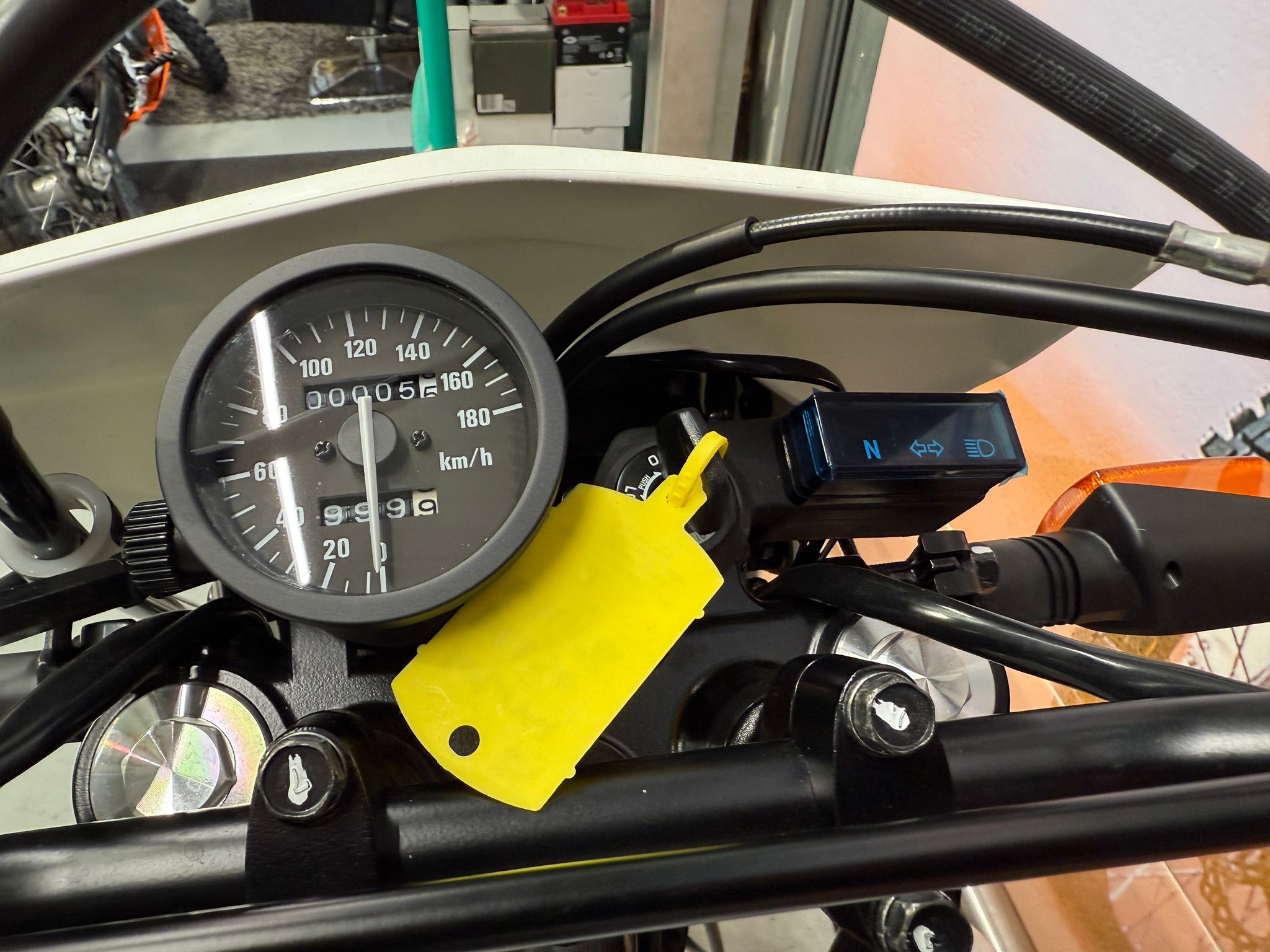 DR 650 Dual Sport (644cc) 2025