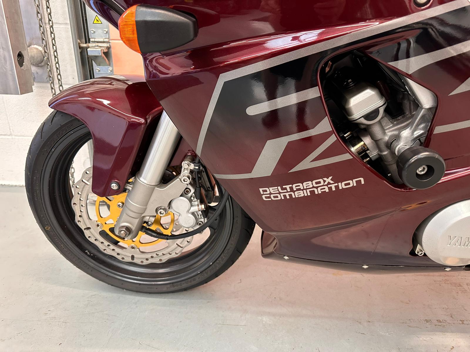FZR 600 R (599cc) 1995