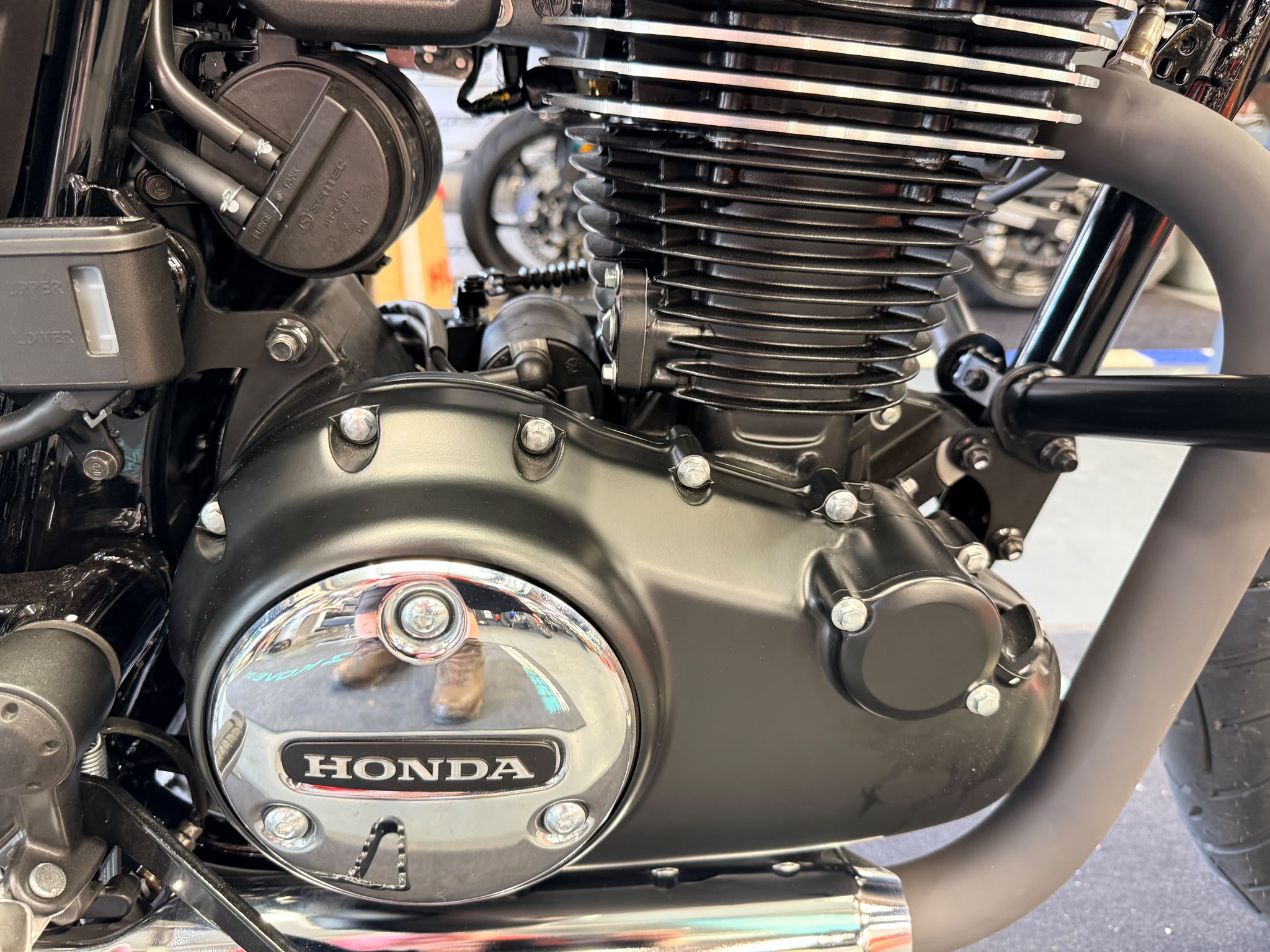 GB350s (348cc) 2026