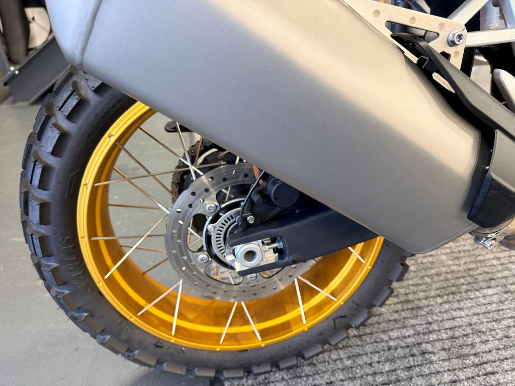 800X Pro (799cc) 2024